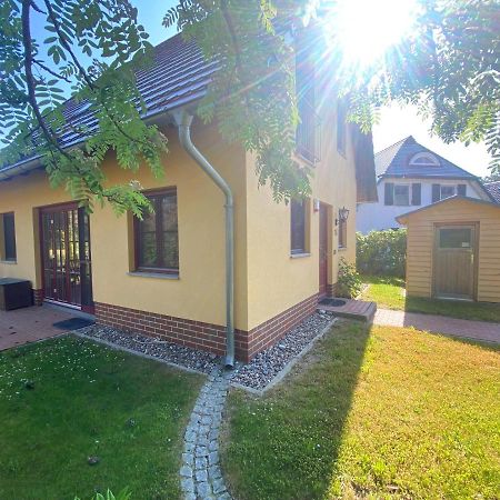 Ferienhaus Am Leuchtturm Глове Екстериор снимка